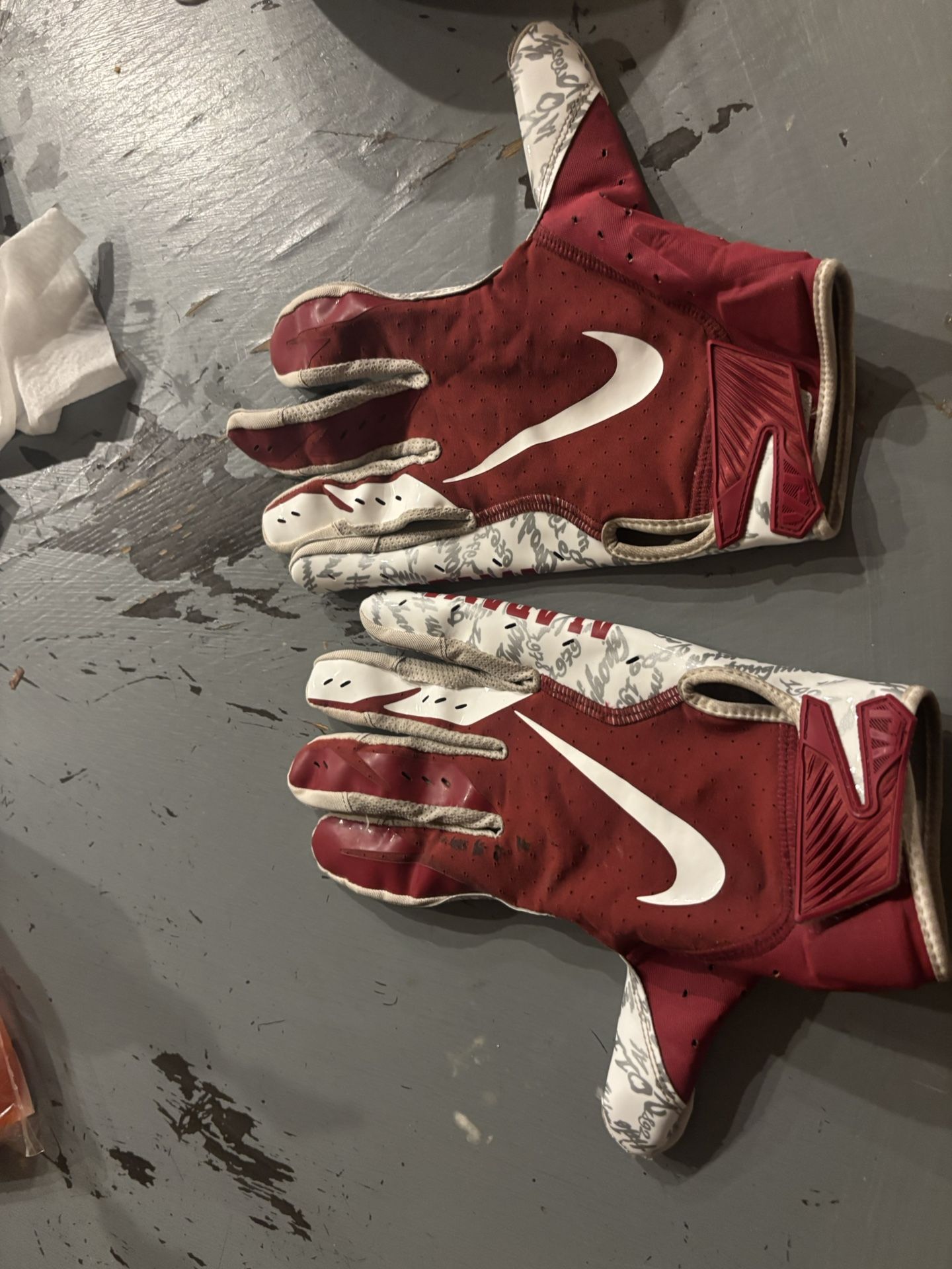 Alabama Football Gloves 