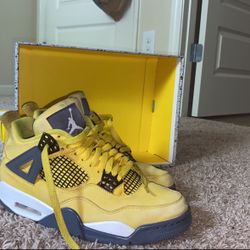 Jordan 4 Lightning 