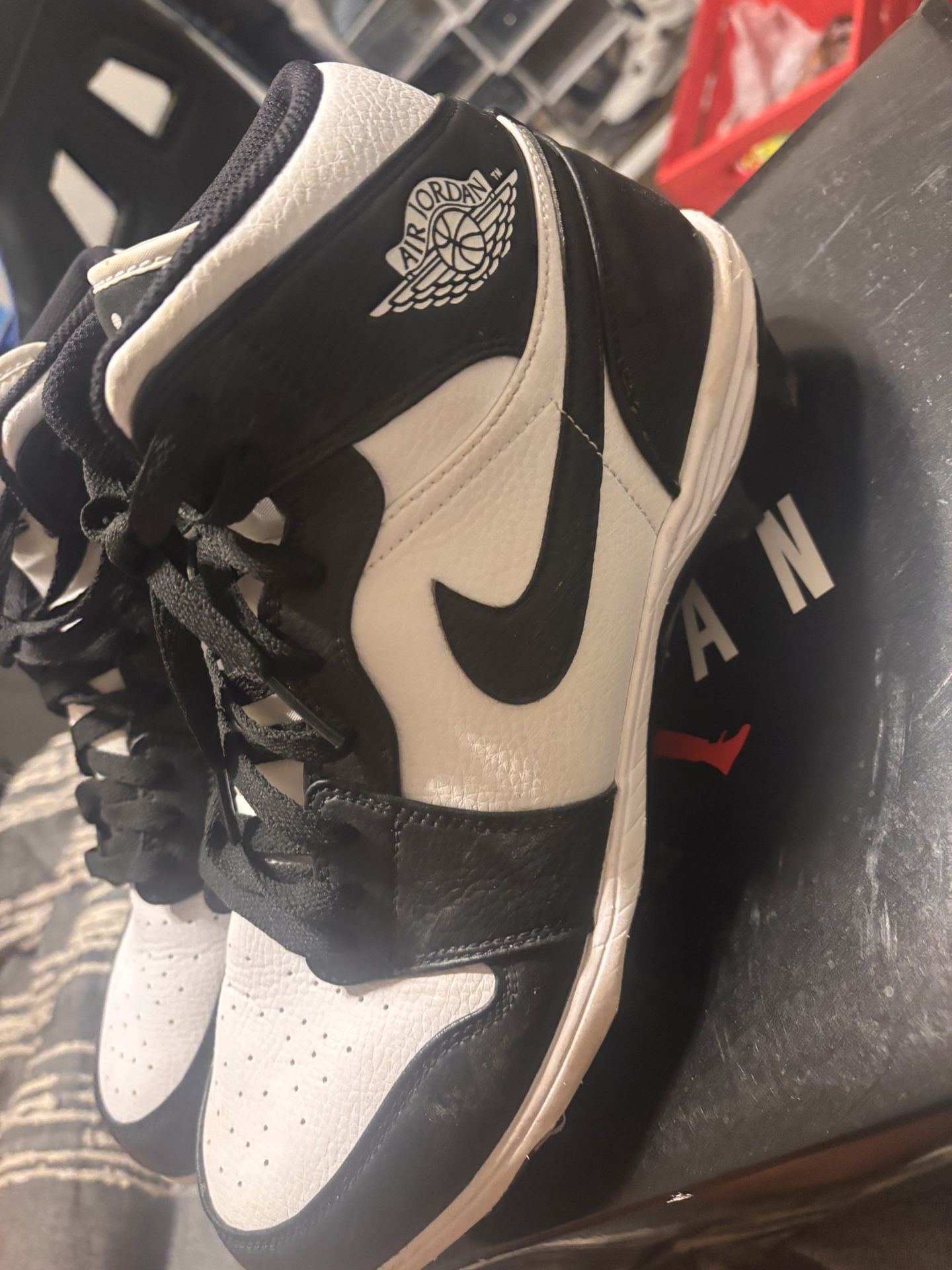 Jordan 1 Alpha Menace Football Cleats Size 10