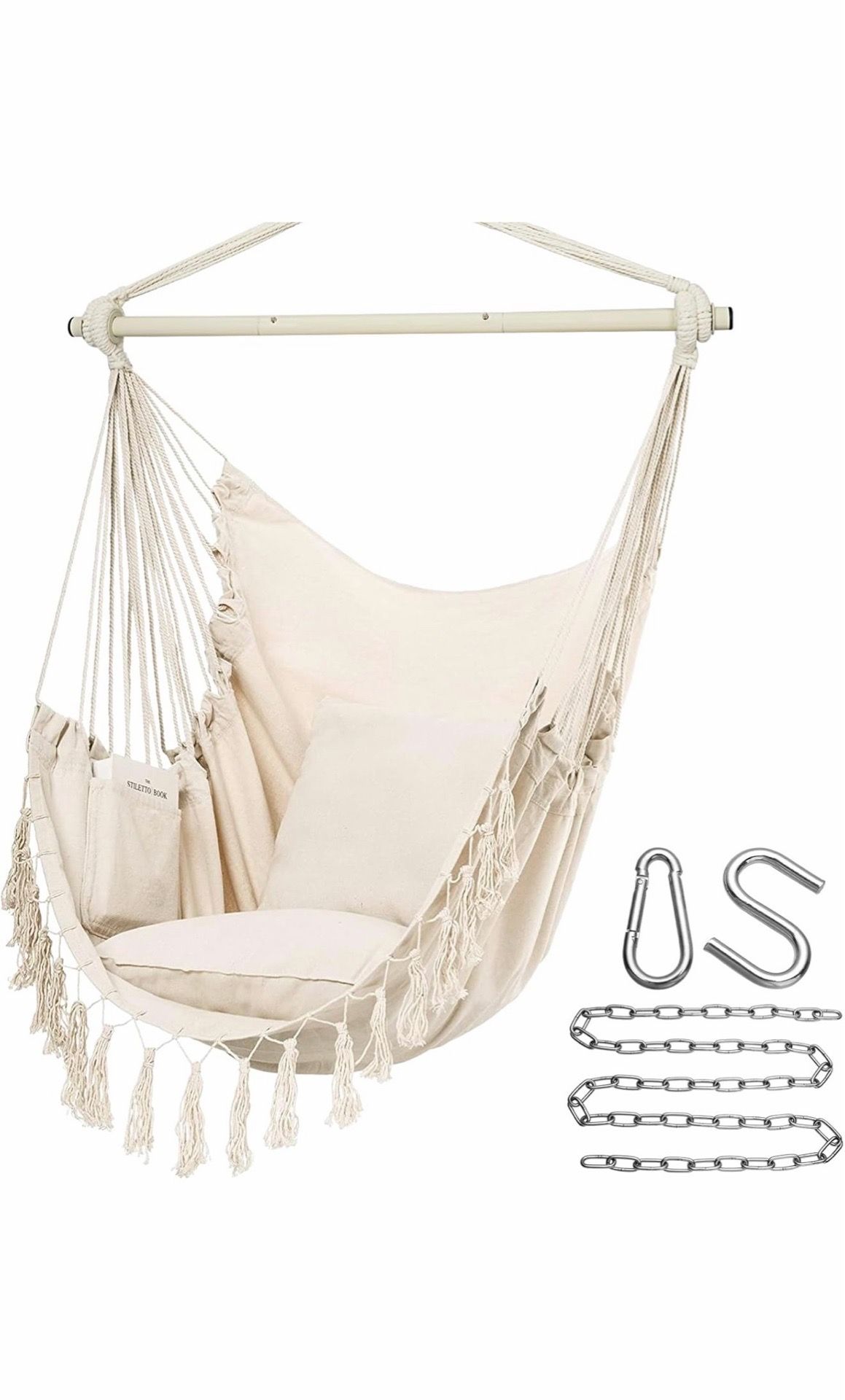 Outdoor swinging hammock