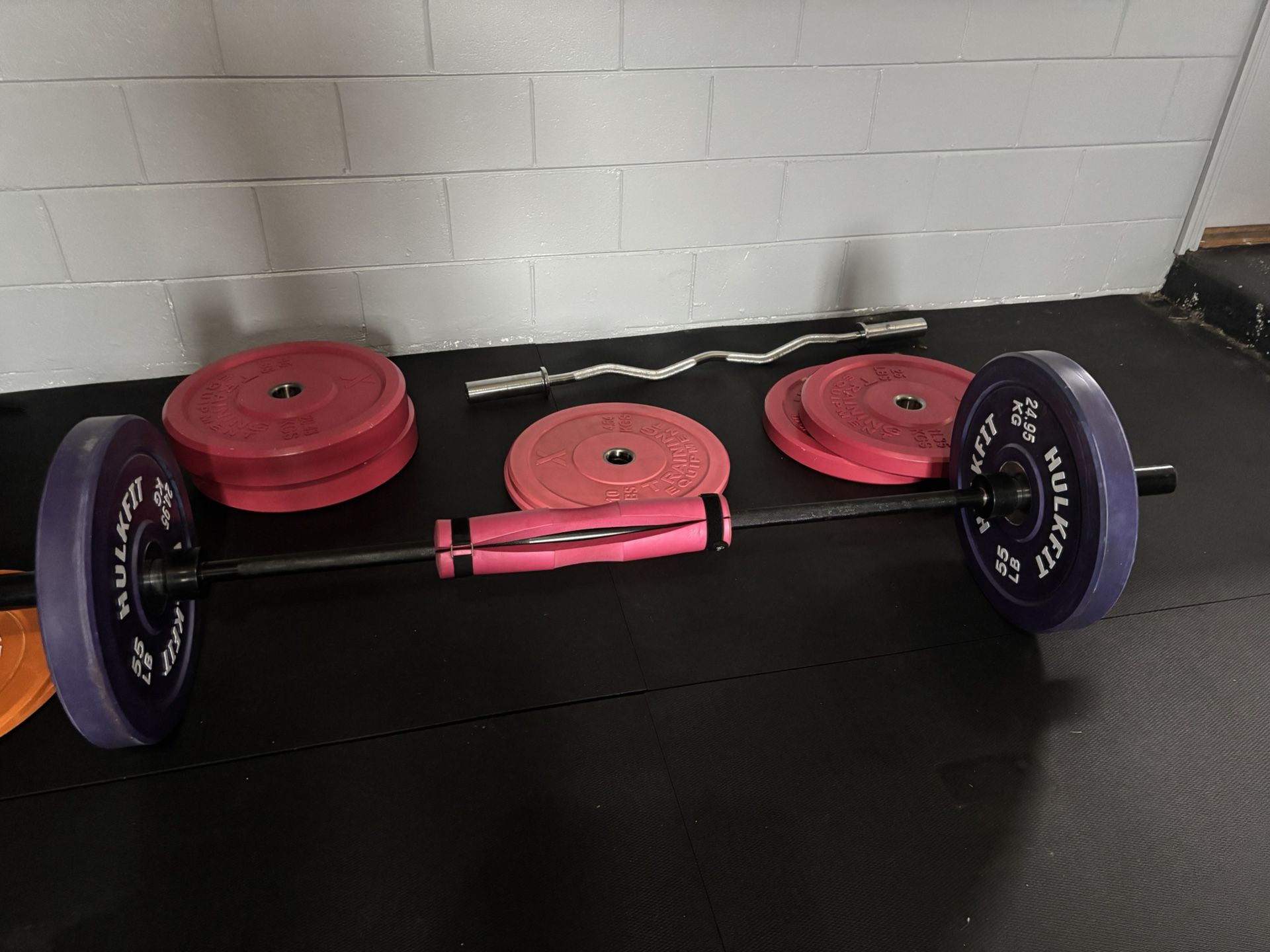 Women’s Barbell With Full Set Of Custom Pink Plates