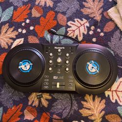 numark iDJ Live controller