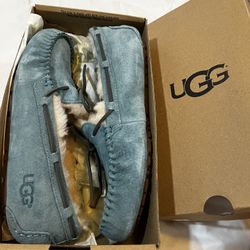 Moccasin UGGS Women’s Size 10