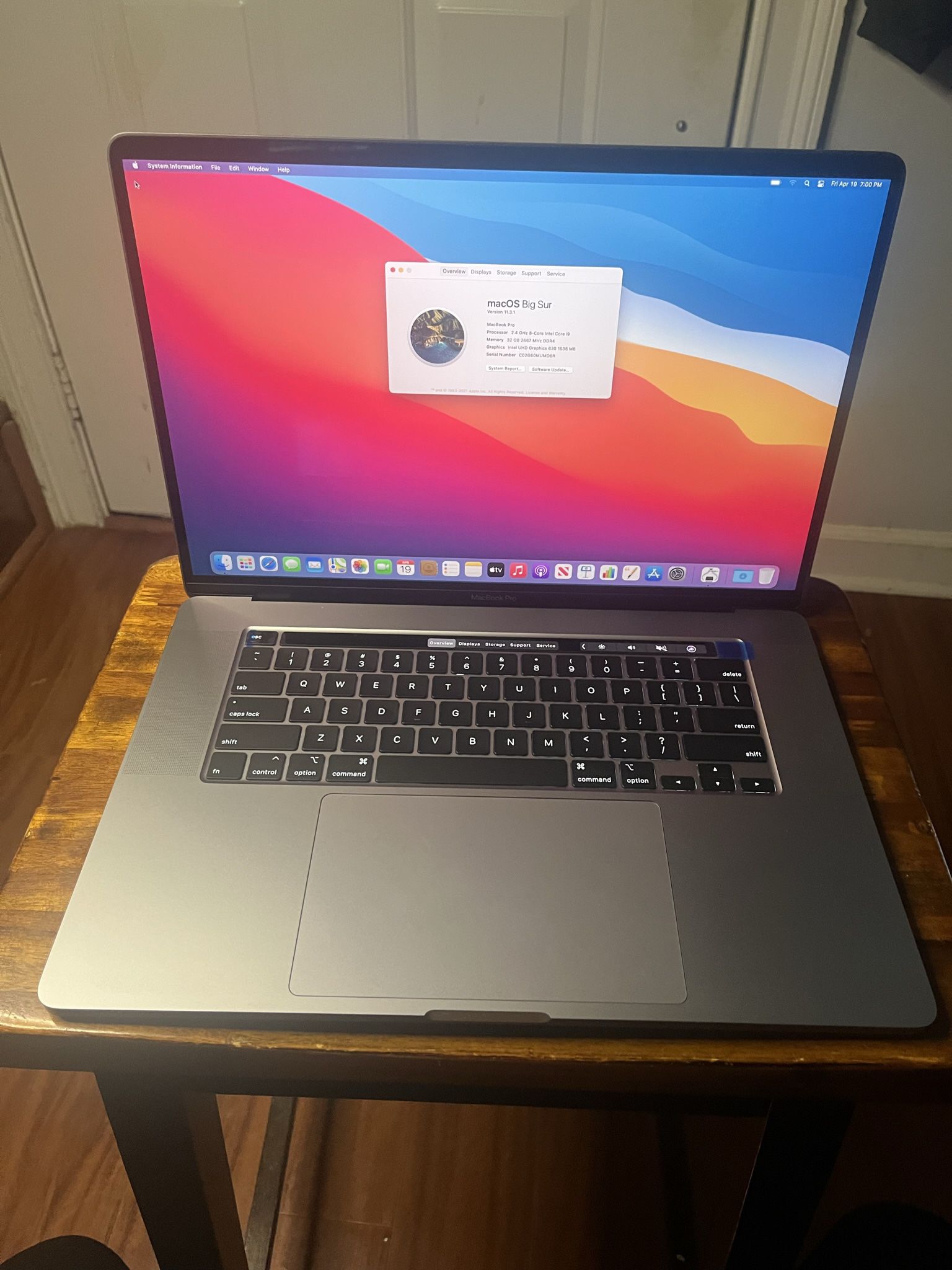 NEW 2019 Macbook Pro 16 Inch 32GB intel i9 8-Core 1TB 1 Count on Battery APPLECARE UNTIL SEPTEMBER 