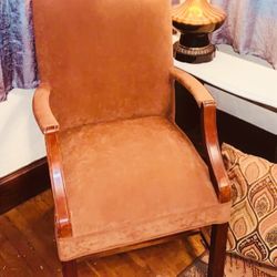 “KINGS HIGH BOY ARMED SPRING CUSHIONED CHAIR” SOFT MICROSOFT STAIN RESISTANT in Cinnamon PET FREE SMOKE FREE ENVIRONMENT WALNUT WOOD FRAME - UNUSED