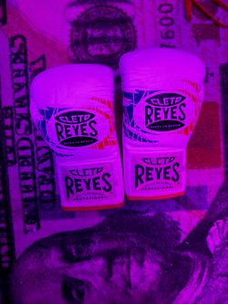 Cleto Reyes Boxing gloves 8oz Mexican color way