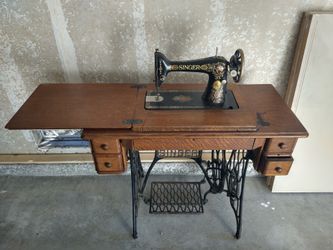 Singer sewing machine No. 66