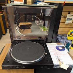 Denon DP-200USB Turntable + Owner's Manual & Music Manager Media