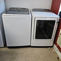 Samsung
5.2 cu. ft. High-Efficiency Large Capacity Smart Top Load Washer  White with Impeller Super Speed, Dryer