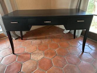 Black desk *FREE DELIVERY