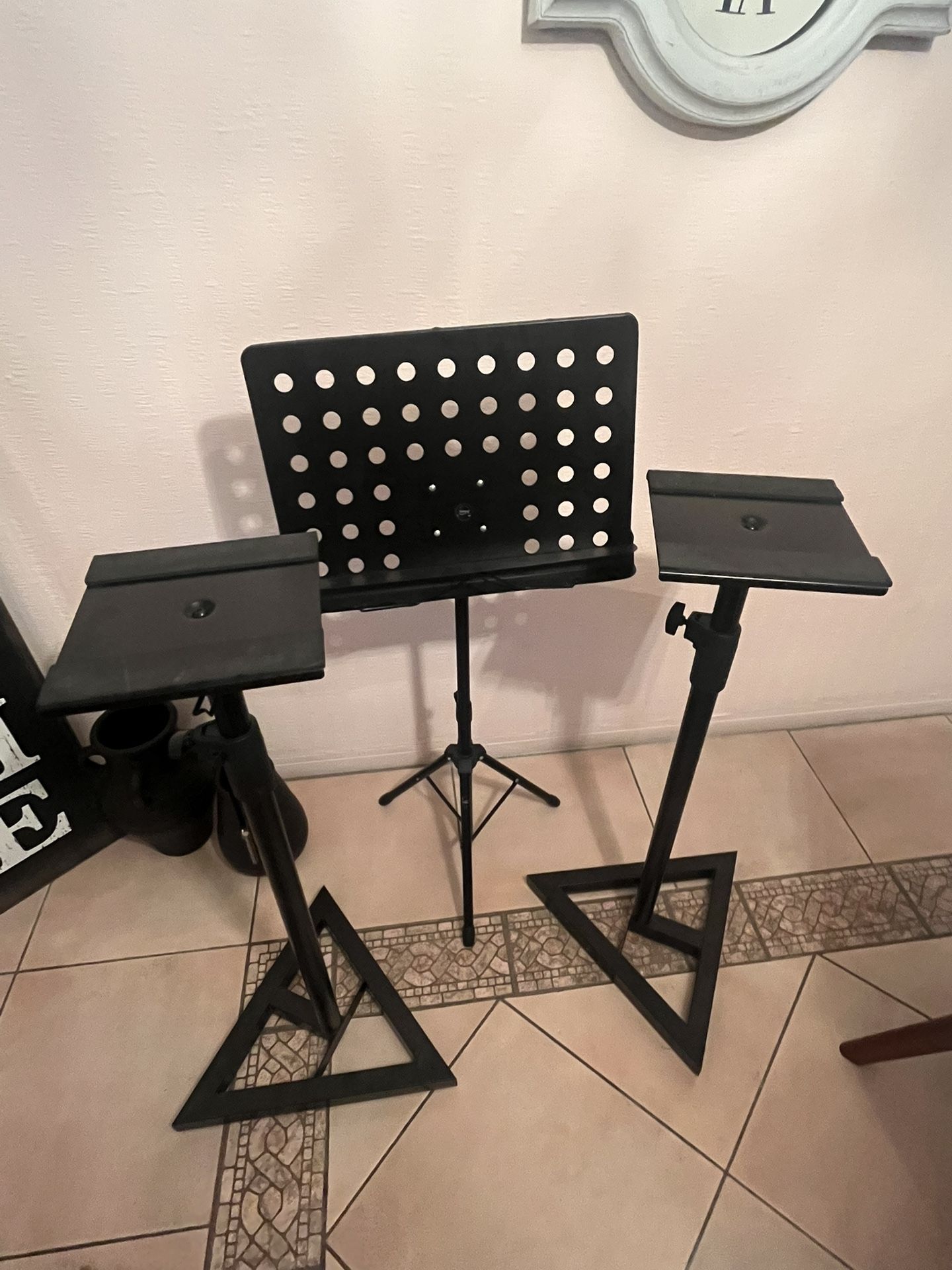 Studio Speaker Stands With Lyric sheet Stand