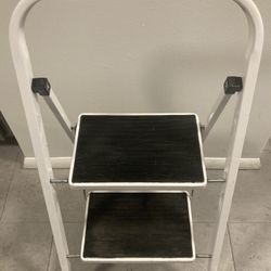 2 STEP FOLDING LADDER (IRON/WHITE) 🪜