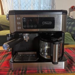 Delonghi Esspresso machine - Like New