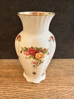 Old Country Roses Vase