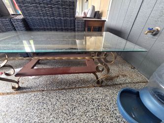 Coffee table beveled glass top