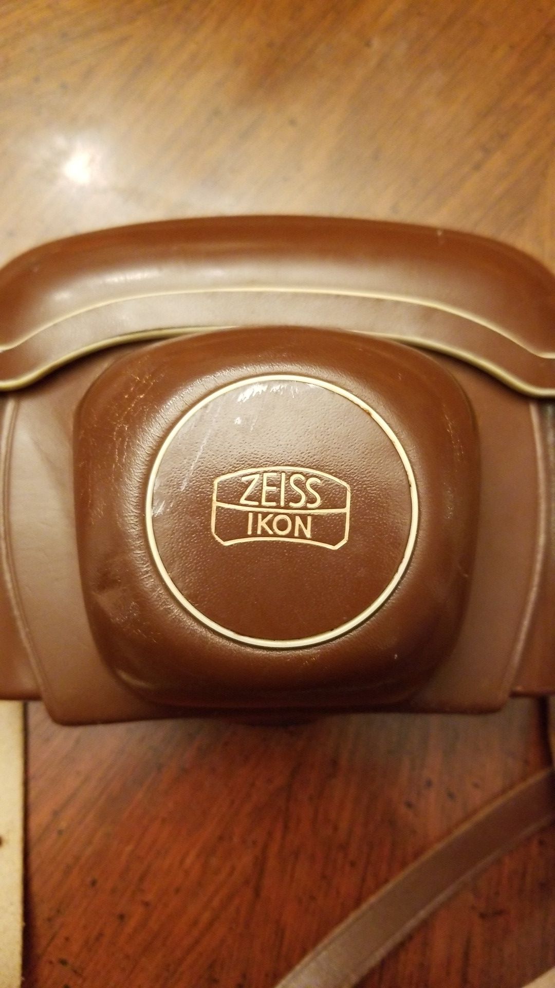 Camera- Zeiss Ikon Cantina