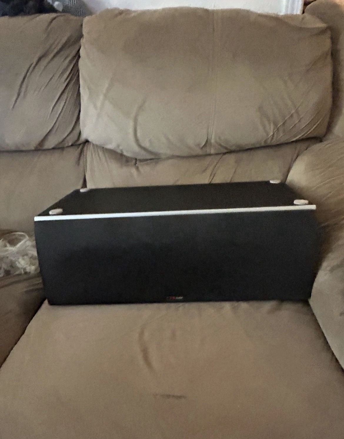 Polk Audio center channel speaker Cs2/Shoot Offers
