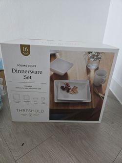 Dinnerware set free