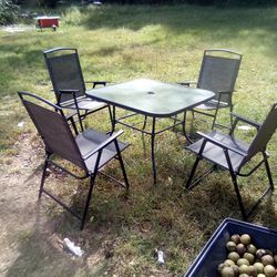 4 Piece Outdoor Table And Chairs