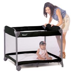 Joovy Room 2 - Baby Playard/play pen/ ball pit