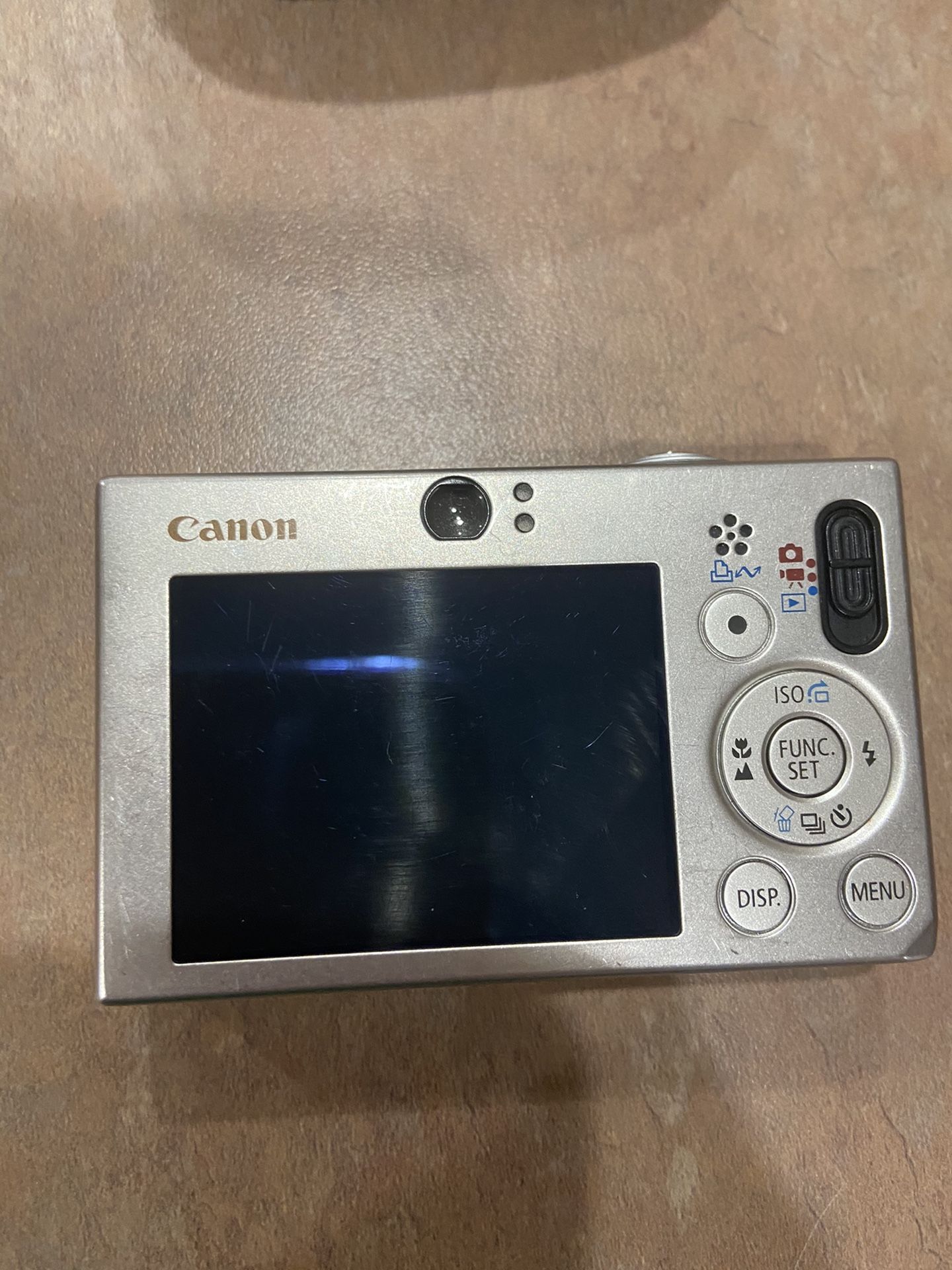 Cannon digital camera with case one battery one charger