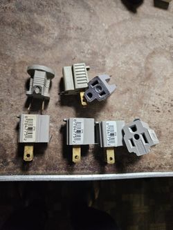 3-Prong to 2-Prong Adapter Polarized Grounding Converter 3 Pin to 2 Pin Power for Wall Outlets Plugs, Gray