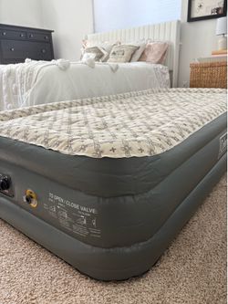 Twin extra tall Coleman air mattress quick inflation and deflation