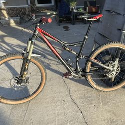 Specialized Stumpjumper Mountain bike