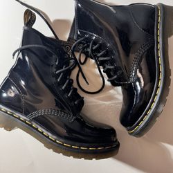 1460 W Black Patent Leather (Dr. Martens)