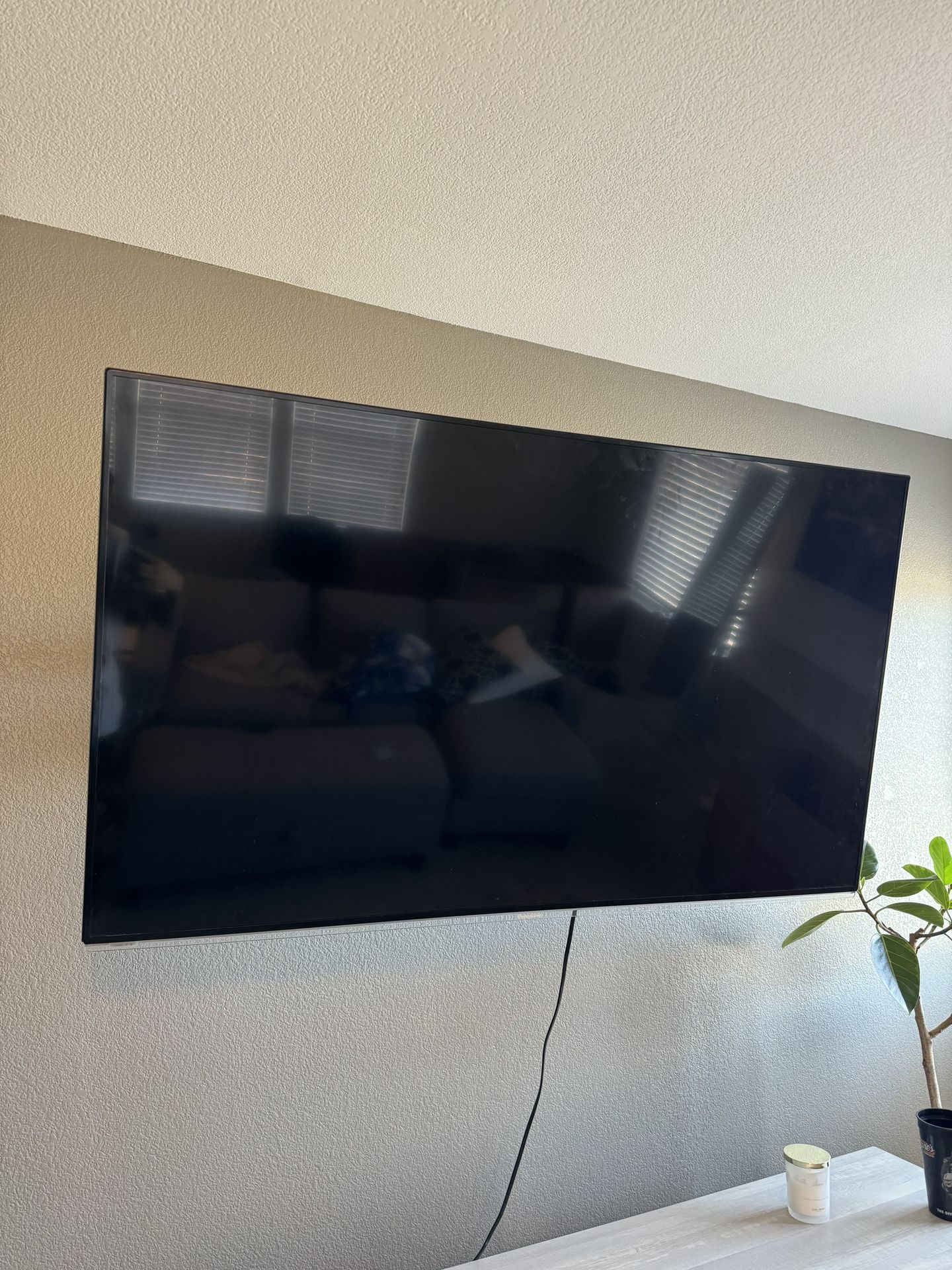 Panasonic 58” Smart LCD TV With Wall Mount
