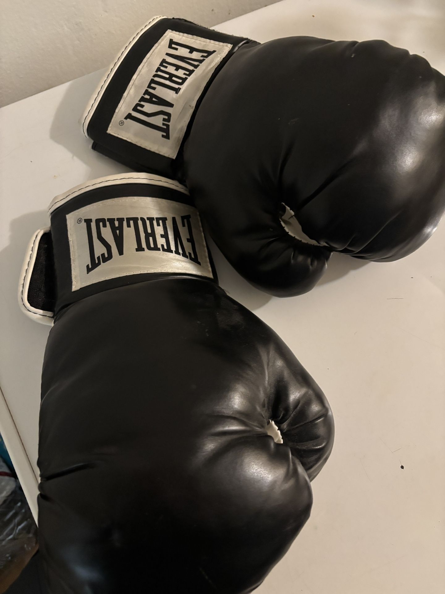 everlast boxing gloves