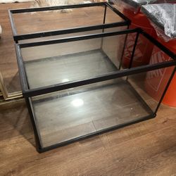 Two 10 Gallon Fish Tanks With Aquarium Lids And Light