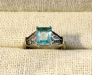 NEW Chic Small Square-Cut Blue Crystal Finger Ring, Size 7 3/4.