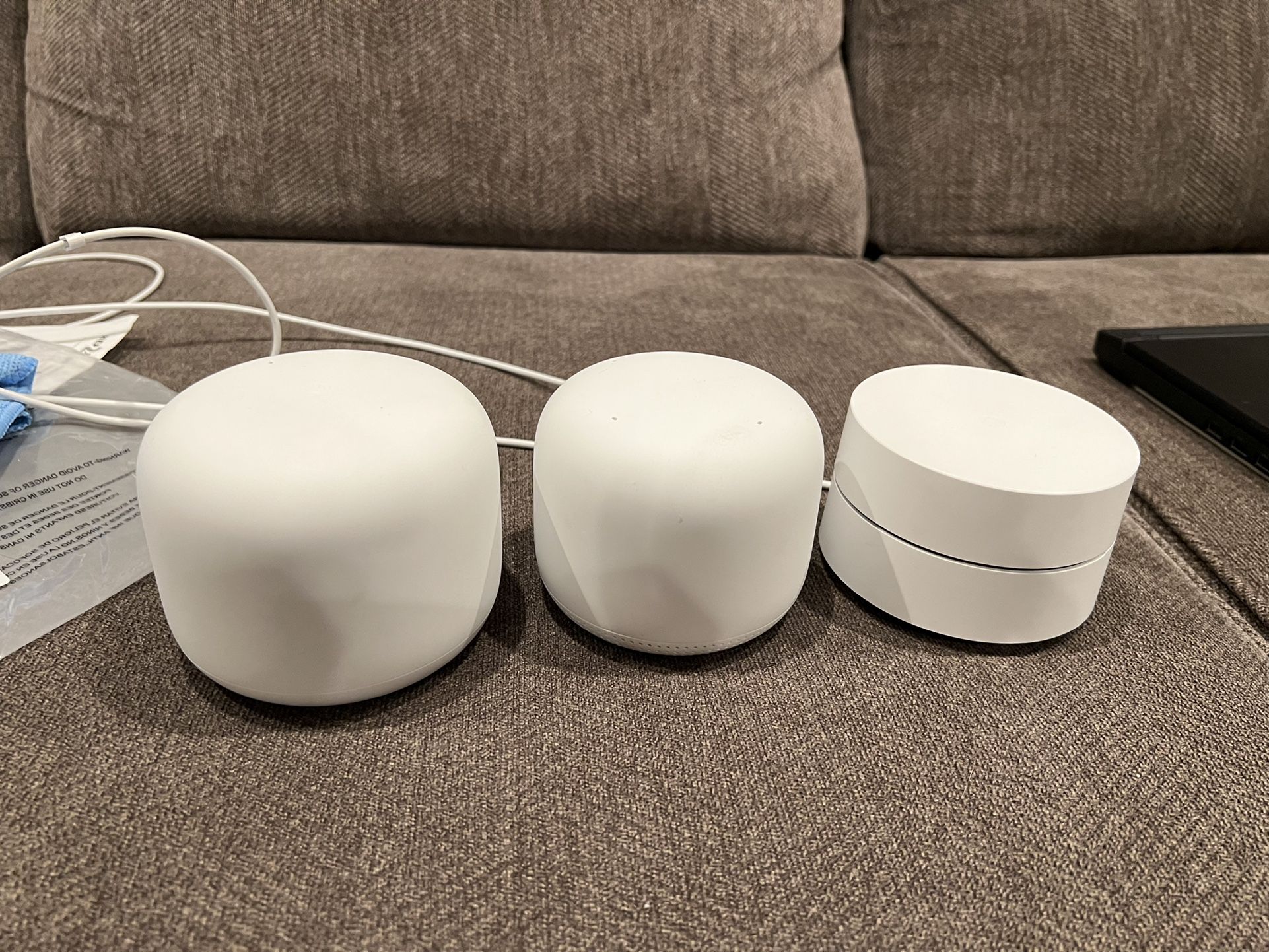 Nest Wifi router, Nest Point, Google Router