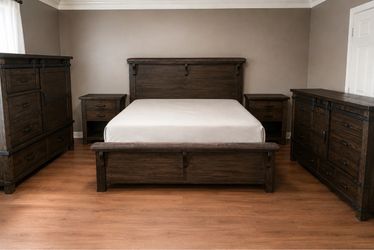 Green River Solid Wood Industrial Farmhouse Bedroom Set — Steinhafels (King)