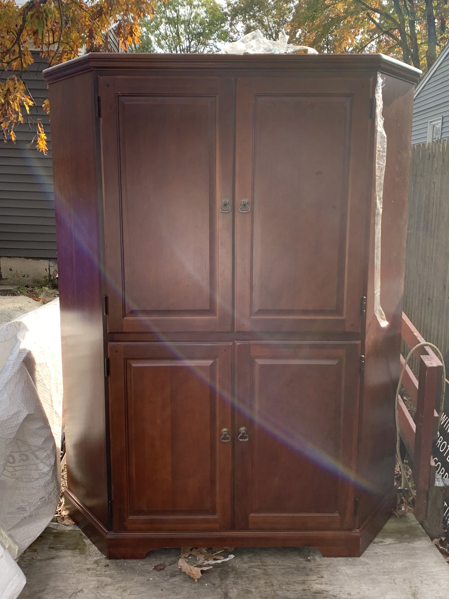 Great Condition Corner Tv/ Cabinet 