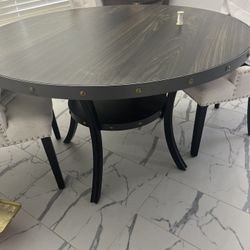 Round Hill Furniture Dining Table