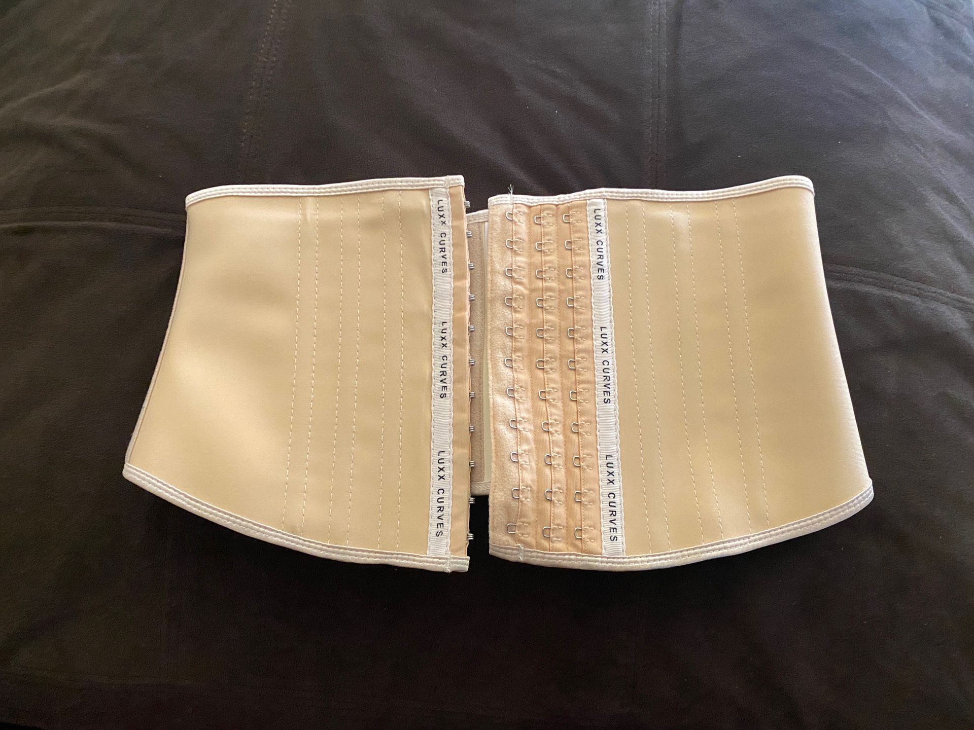 Luxx Curves Short Torso Corset Size L