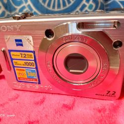 Sony Digital 7.2 Megapixel, Carl Weiss Lens, Small , Like New !! $25