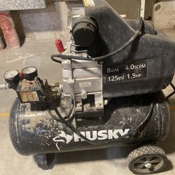 Husky 8gal Air Compressor 