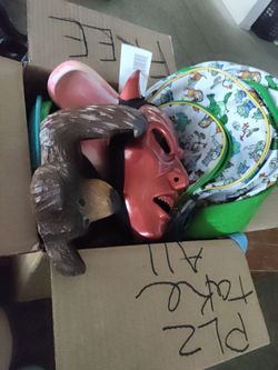 FREE BOX /14330 Osage Rd apple valley CA 92307