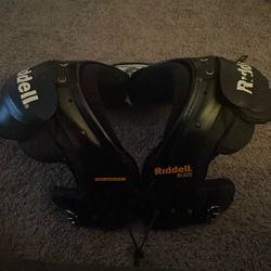 Riddle Shoulder pads Medium  $100