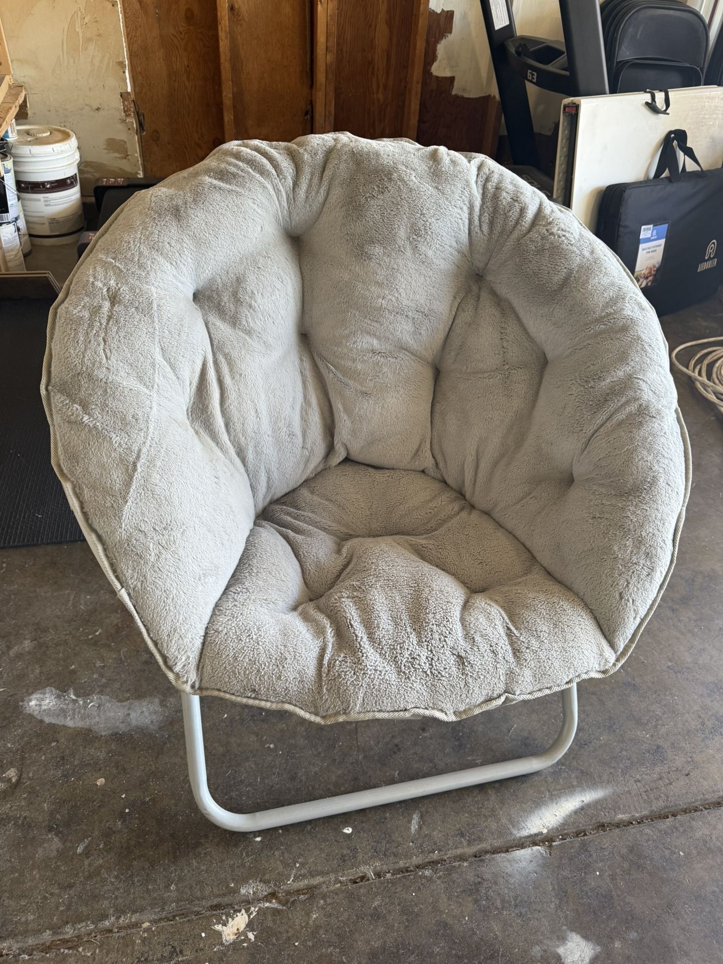 Folding Saucer Chair