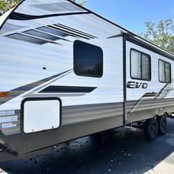 2021 Forest River EVO T2550 26ft Travel Trailer