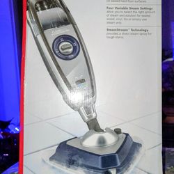 NIB Hoover Floormate Steamscrub Pro WH20400 Hard Floor or Carpet 
w/ 8 oz Bottle Solution