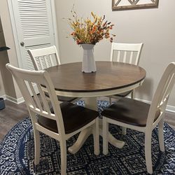 Whitesburg Dining Table W/ Chairs