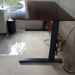 LINAK Electric Adjustable Standing Desk