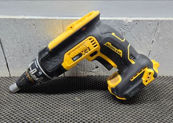 DEWALT
Screw Gun
