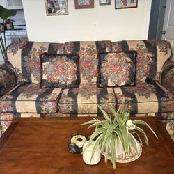 Vintage Couch - Solid Couch
