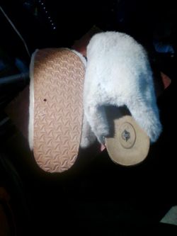 Dockers Furry Slippers Size Fits 9 And 10 $20 New